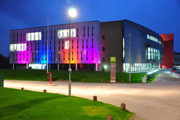 careers-at-east-surrey-college-job-opportunities-employee-benefits